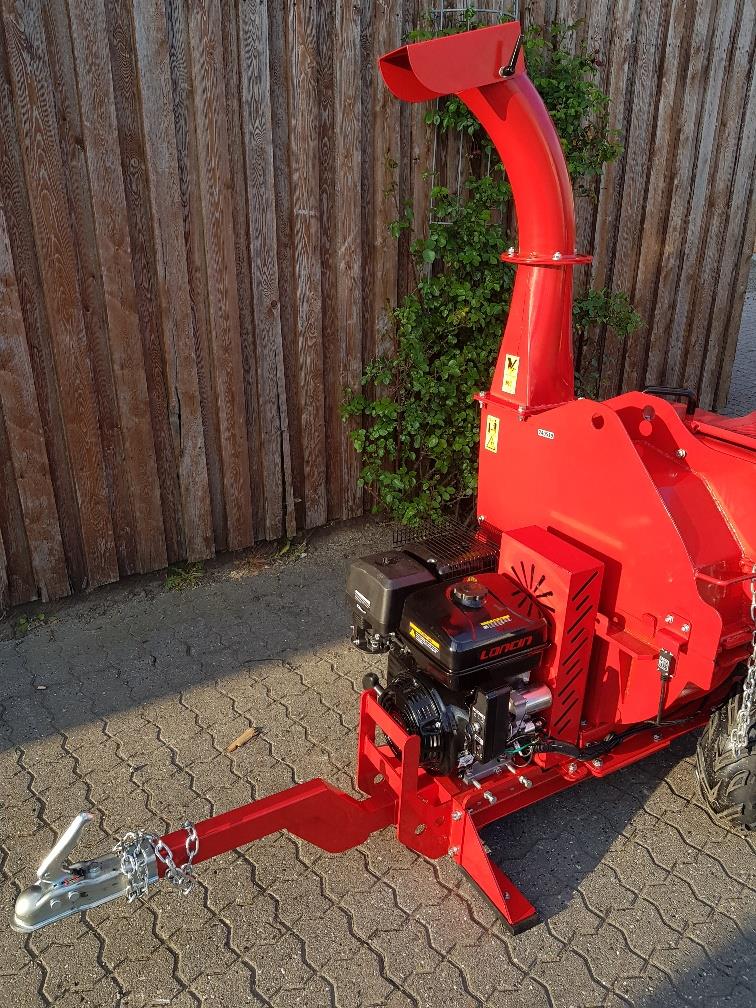 Flismaskin Bernards 20 hk, ny modell med hydraulisk matning och antistressystem. Monterad och körklar! - 3
