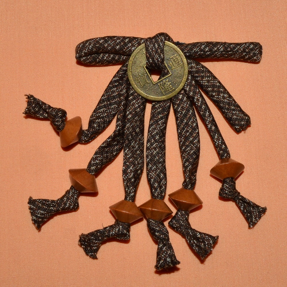 Brooch kimono Coin & Soroban