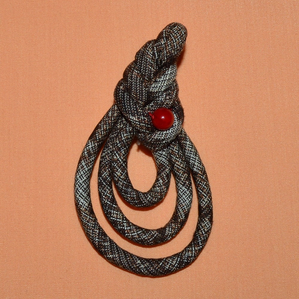Brooch kimono Myoga
