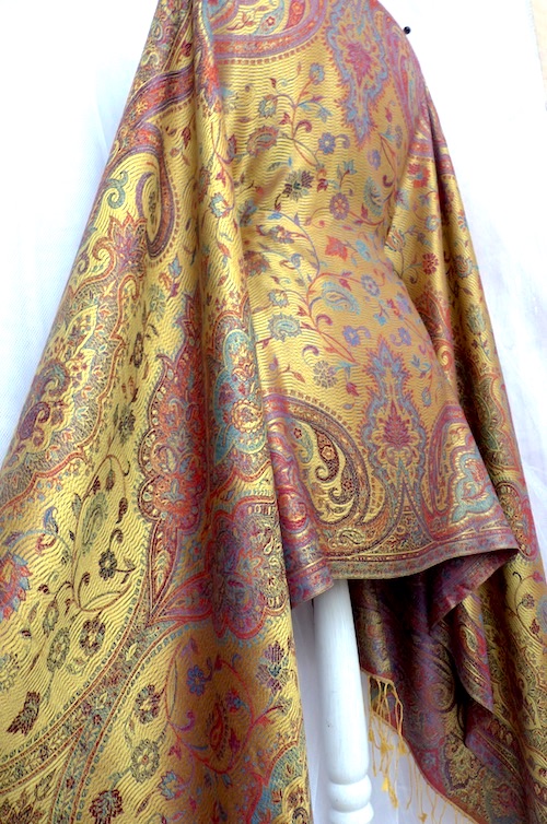 Queen of silk guldig festsjal