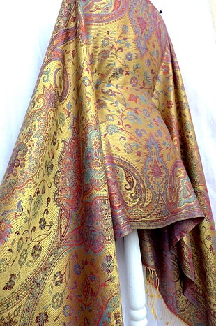 Queen of silk guldig festsjal