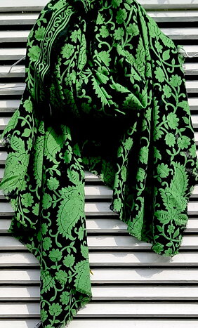 Birini grön sarong / sjal