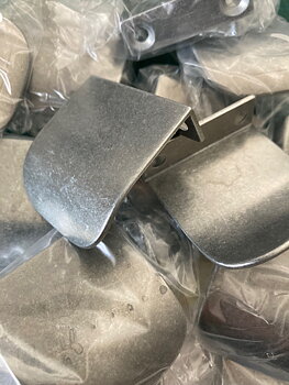 Handtag Ledge 44 - Zink