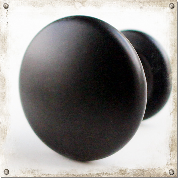 Small metal knob smooth, black Nillas