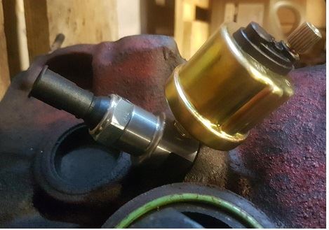 Adapter 2x oljetrycksgivare B230 , modifierad med 6Kant - 3