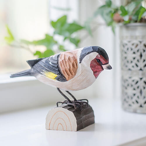 Goldfinch BIRD HOUSE HAND CARVED & PAINTED SE061 