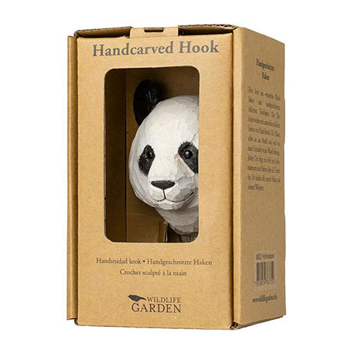 Handgeschnitzter Haken Panda in seiner Katonverpackung mit Displayfenster
