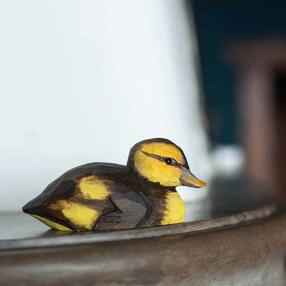 DecoBird Caneton colvert, taillé et peint à la main dans des couleurs respectueuses de l'environnement