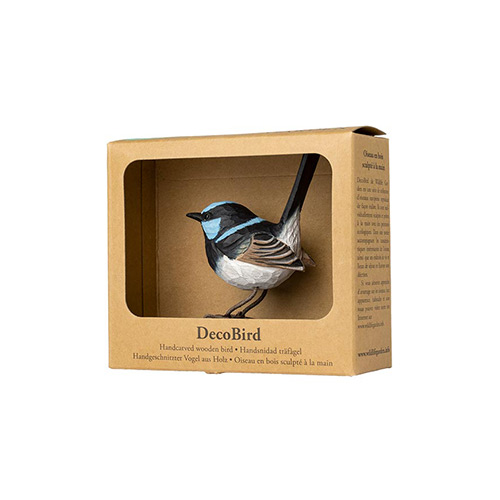 DecoBird Vitbukig Blåsmyg, handsnidad dekorationsfågel i trä målad förhand med miljövänlig färg, i sin presentförpackning med fönster