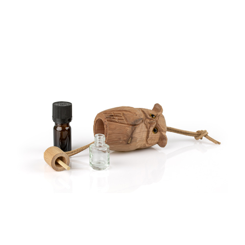 Cedar Oil Refill, 10 ml glas bottle containing cedar oil, fits our Cedar Eagle-owl used for diffusing scent in your wardrobe