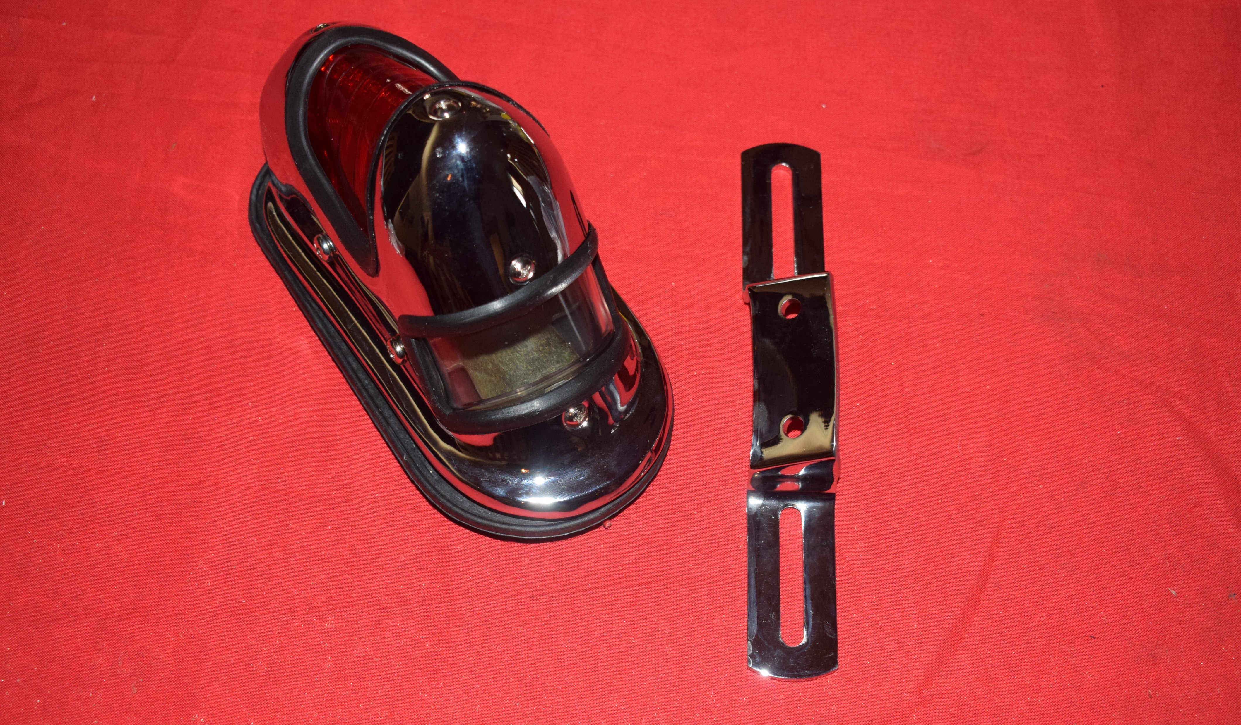 Beehive Tail Light 1939-46 chrome - 3