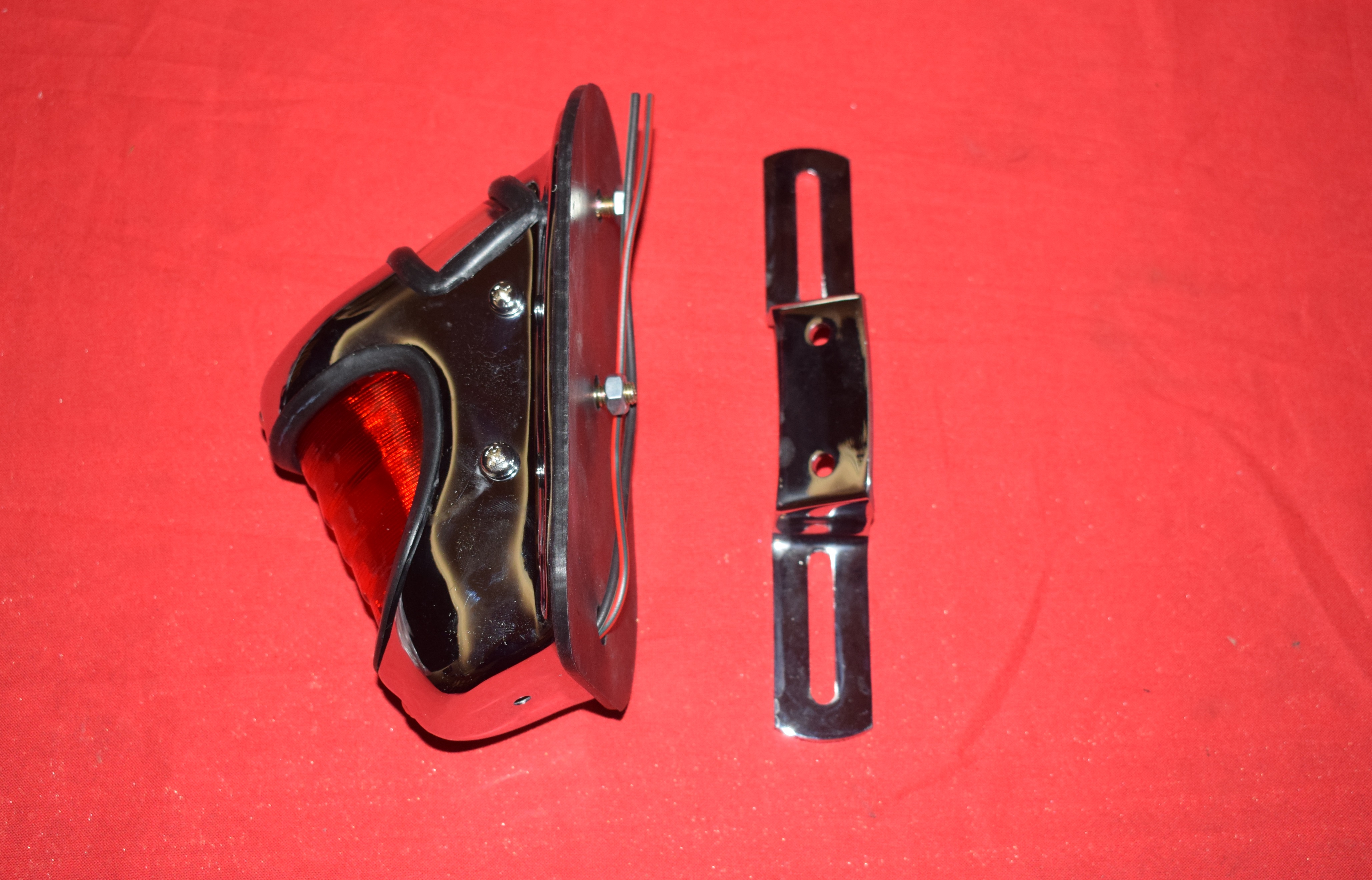 Beehive Tail Light 1939-46 chrome - 2