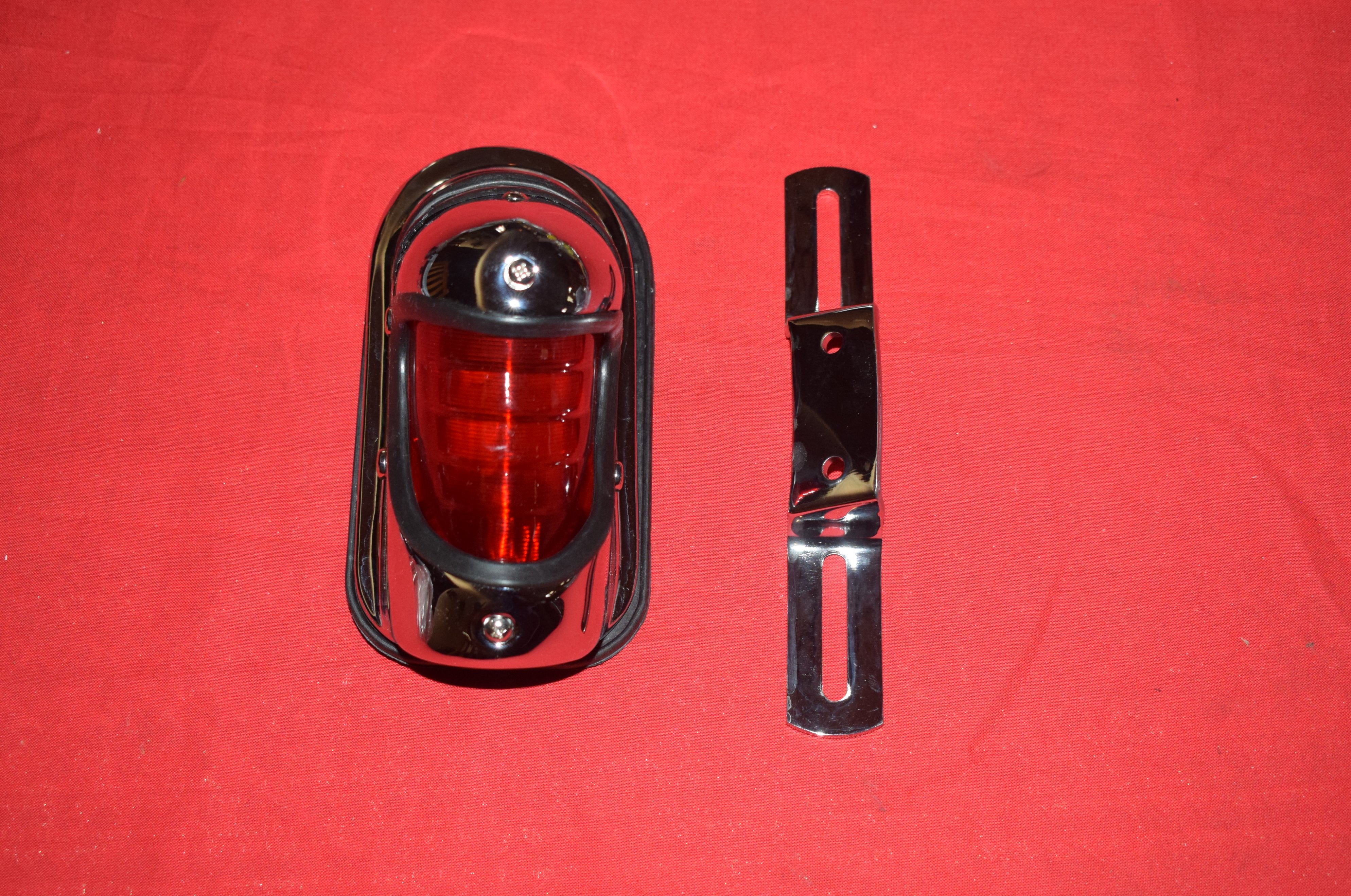 Beehive Tail Light 1939-46 chrome