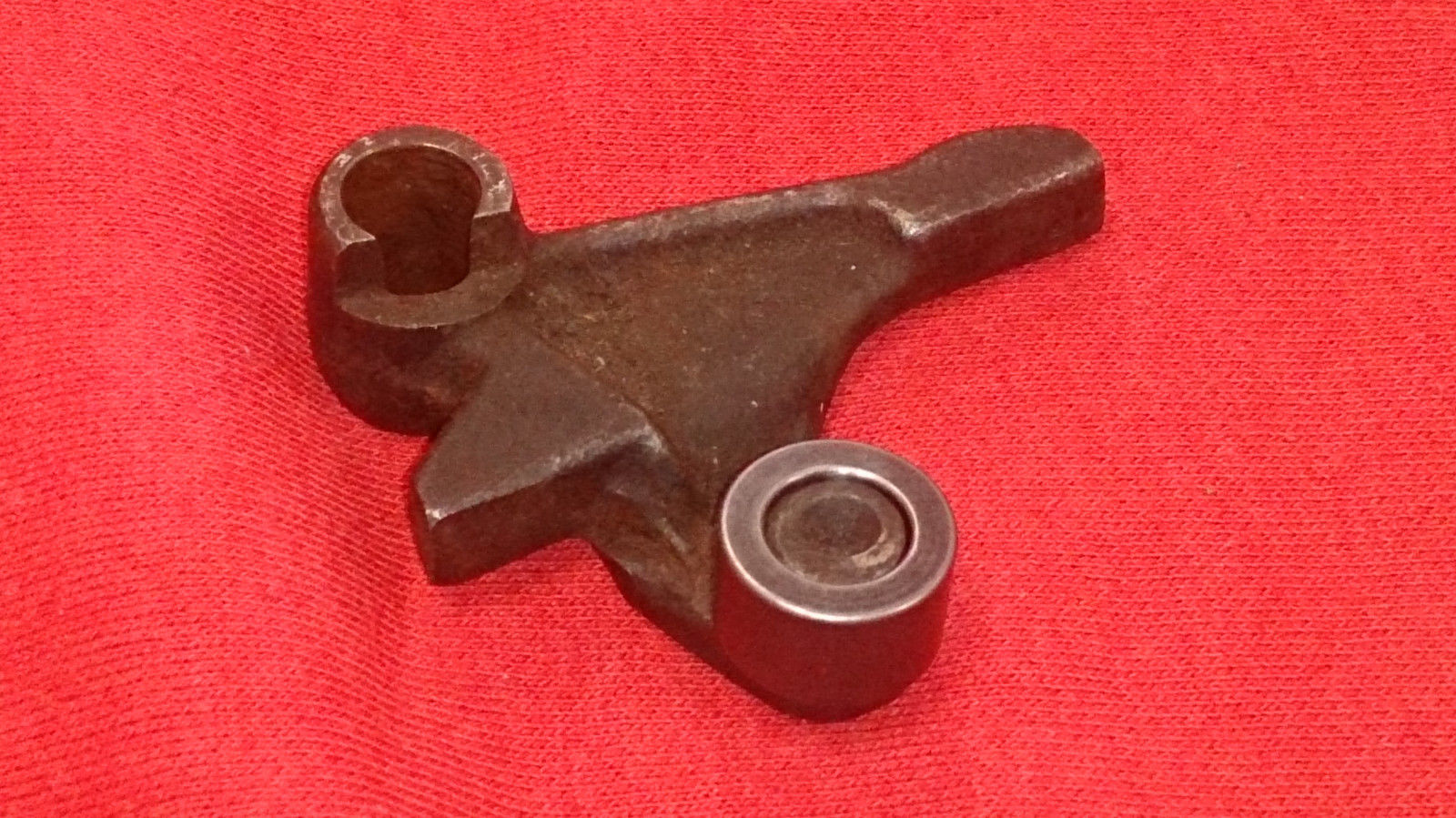 Intake & Exhaust Pawl Roller 1915-24. OEM part no: 1052 - 3