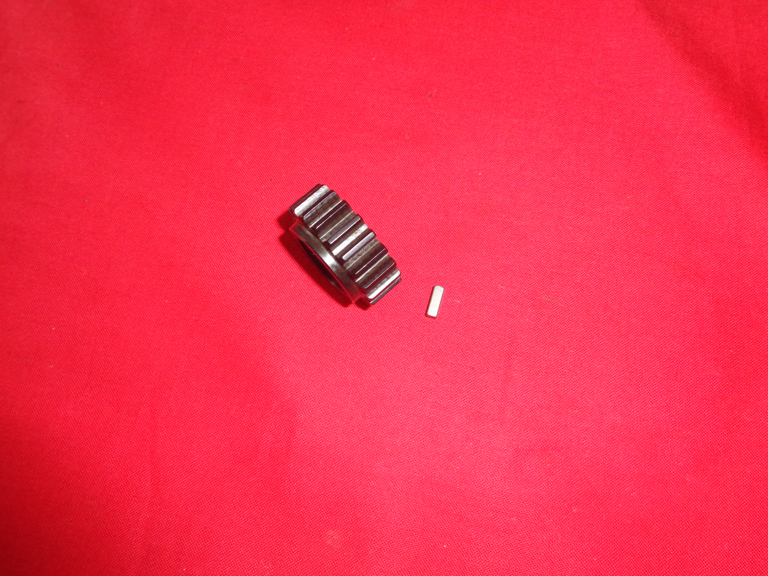 Pinion & Relief Valve gear Harley J JD 1911-29 - 2