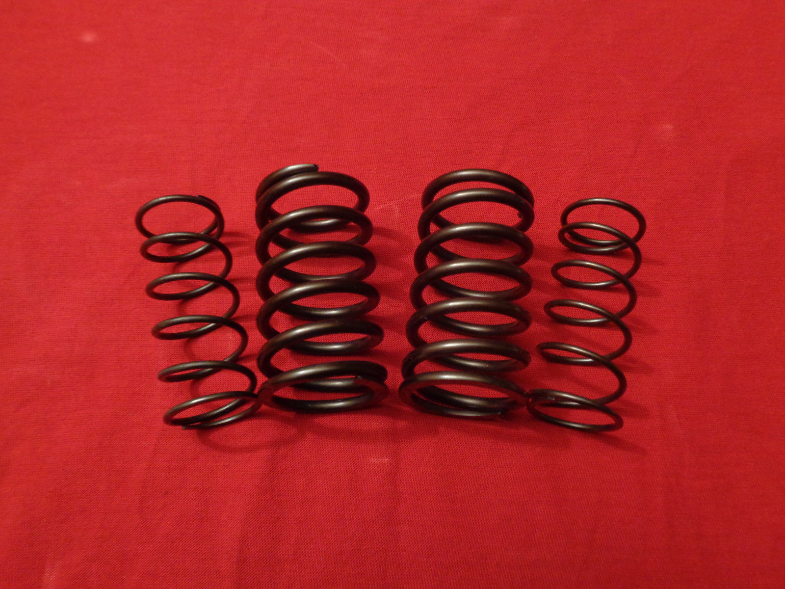 Intake Valve Springs Harley JDH 1928-29, OEM refno: 119-28 & 120-28 - 2