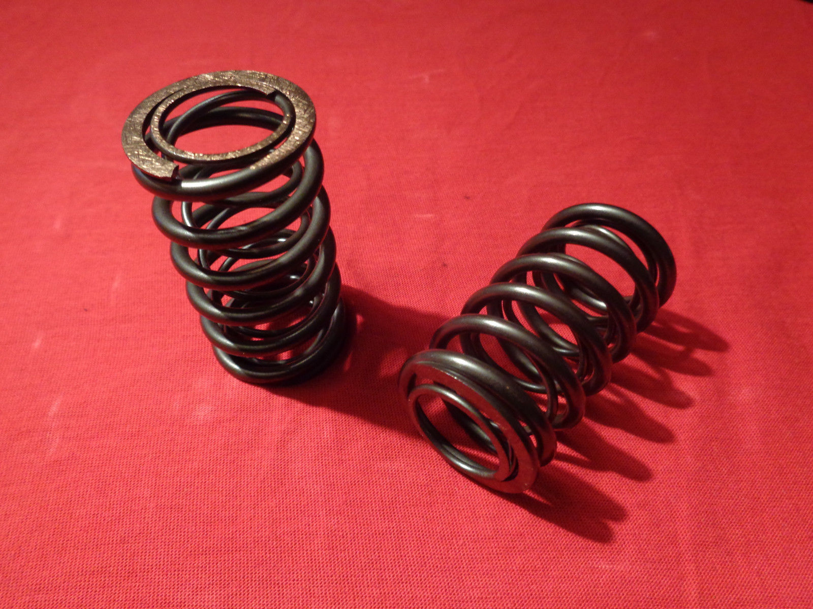 Intake Valve Springs Harley JDH 1928-29, OEM refno: 119-28 & 120-28