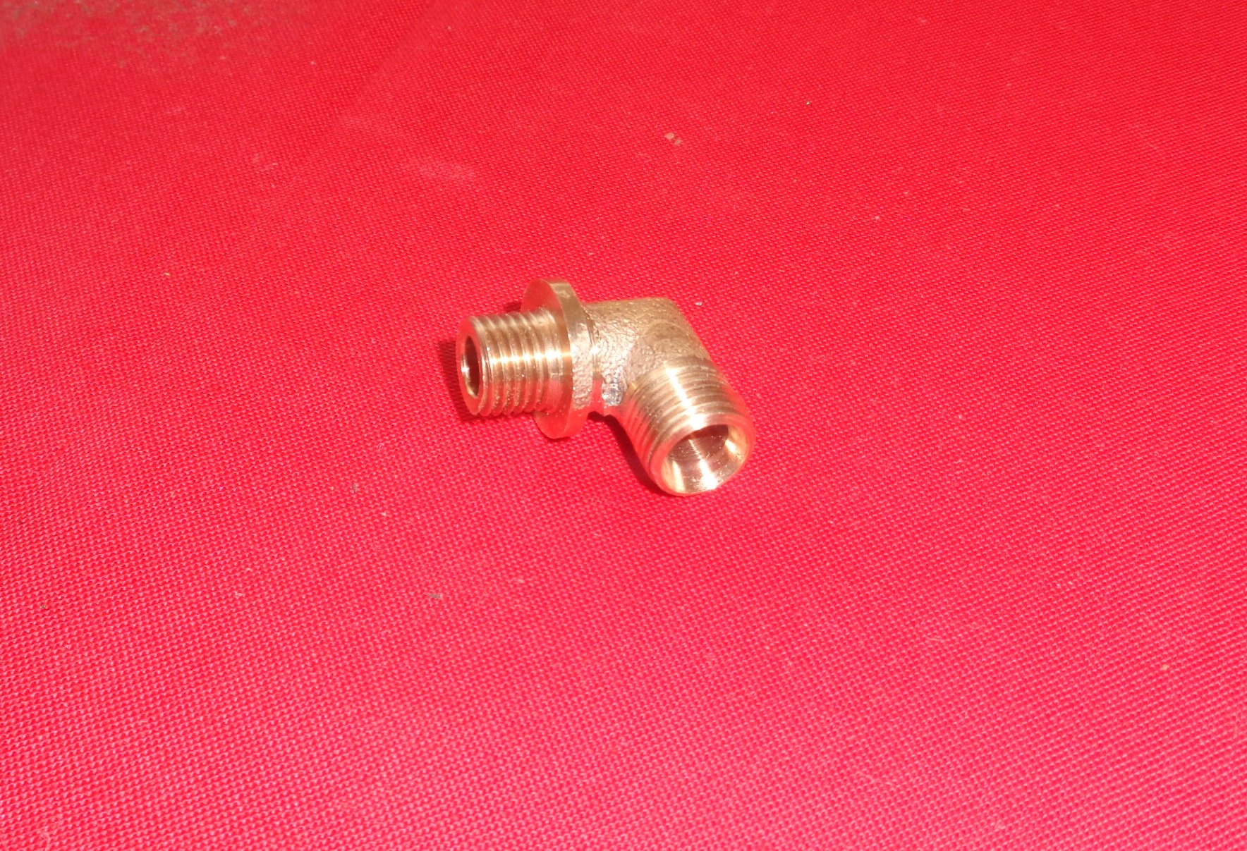 Elbow oil line fitting Indian Hedstrom Powerplus