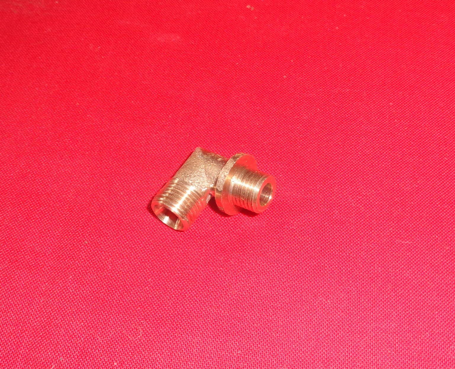 Elbow oil line fitting Indian Hedstrom Powerplus