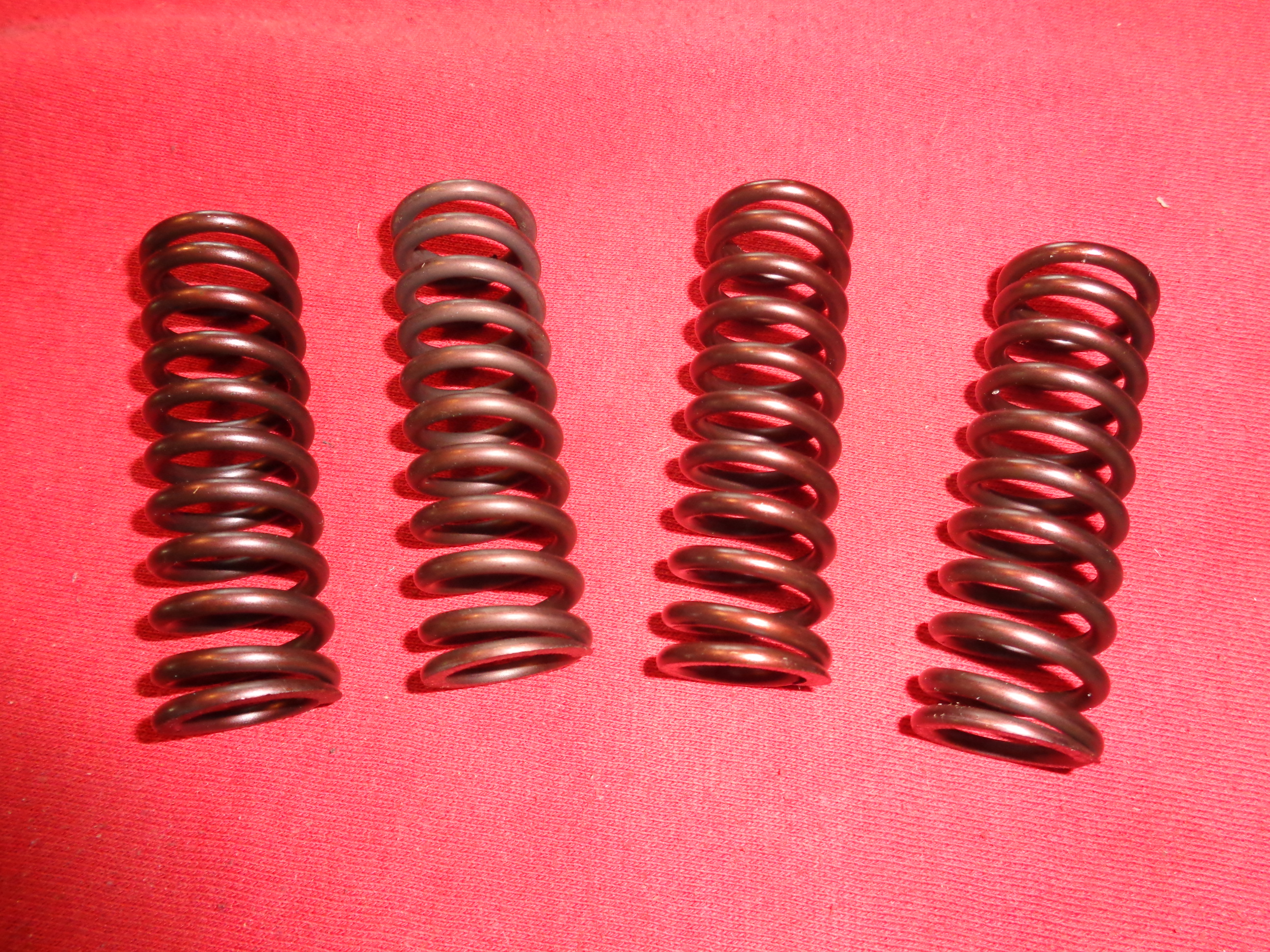 Ventilfjädrar Avgas & Insug Indian Powerplus 1916-23, Scout 101 GP & STD 1927-34  Refnr: 16A192