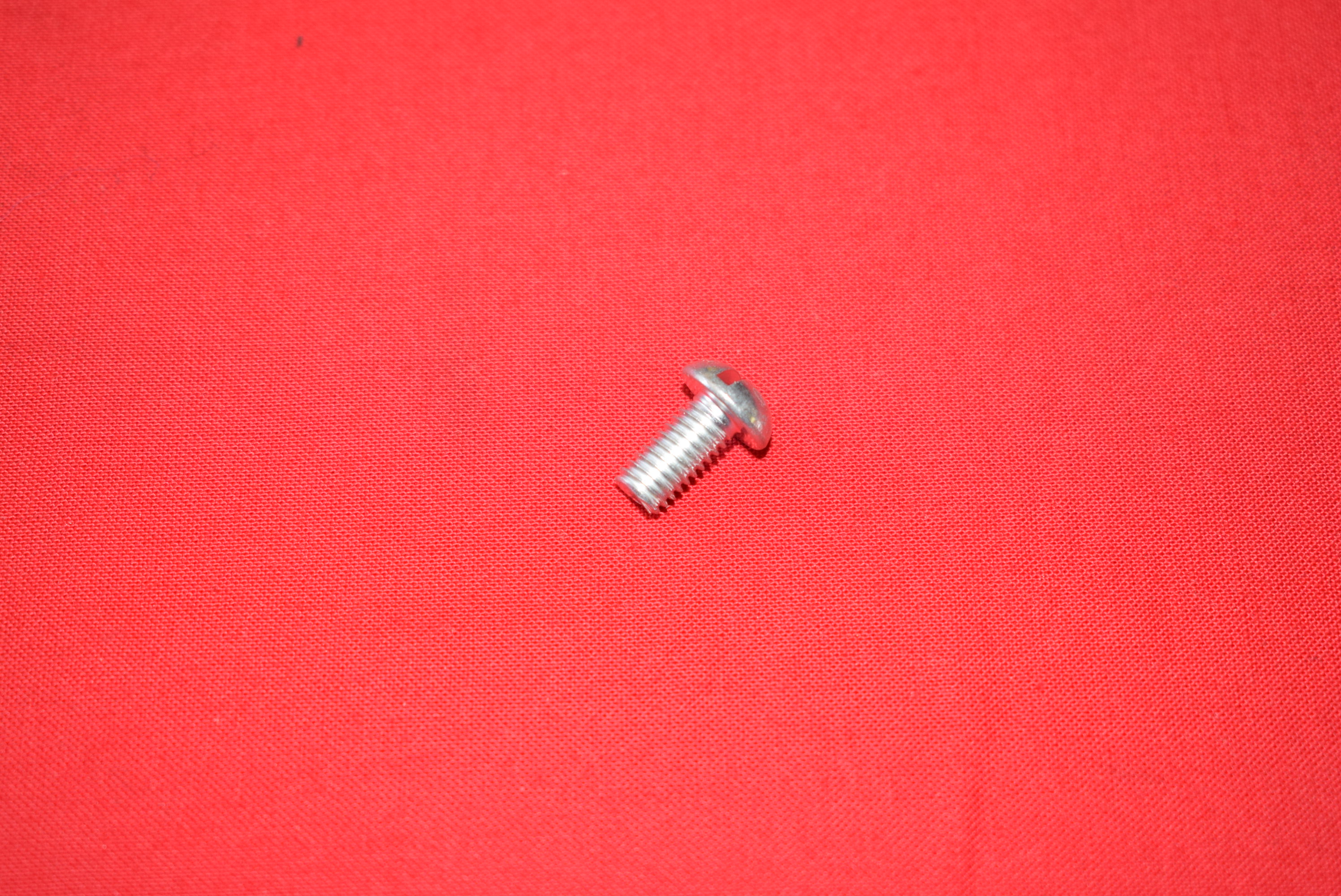 Screw 1/4"-24 x 1/2" Round head Cad