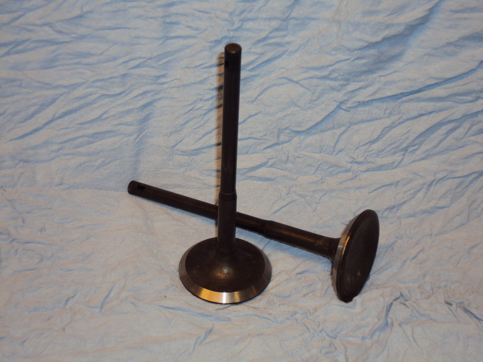 Exhaust valves for Harley J 61" 1924-29 & JD 74" 1921-29