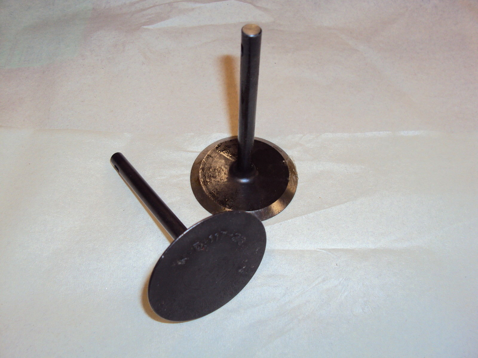 Intake valves Harley JD 74" 1925-29 & DCA, DCB 1923-24
