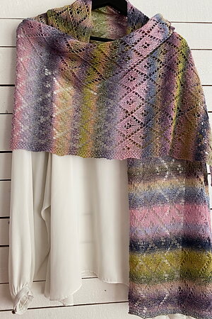 Sticka Martas sjal - Perfekt som vårhalsduk eller runt axlarna i sommar Stick-kit med garn och mönster 