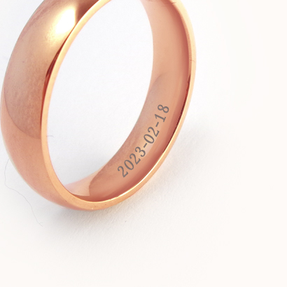 Glatt skinnende ring i roségullstål - 4 mm bred