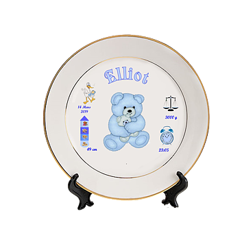 Tallerken nr. 11  gutt med fødselsdata  bamse