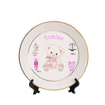 Tallerken nr. 11 pike med fødselsdata  bamse