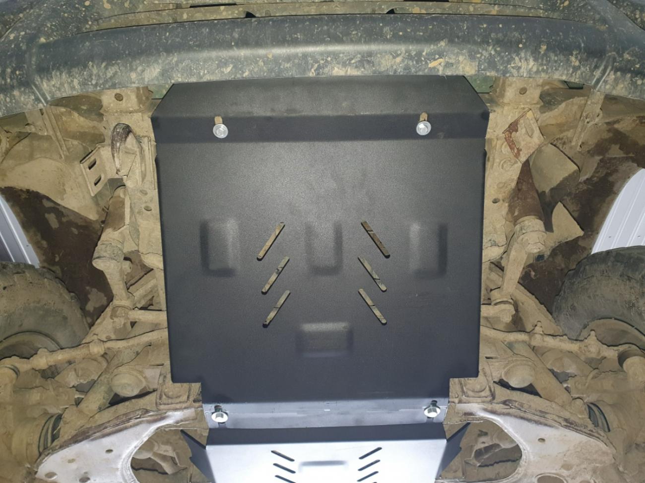Skid plate Steel Engine | Toyota Hilux (2000-2004) - 6
