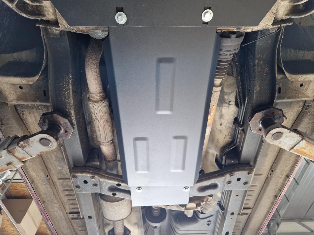 Skid plate Steel Gearbox | Jeep Cherokee - KJ (2001-2008) - 9