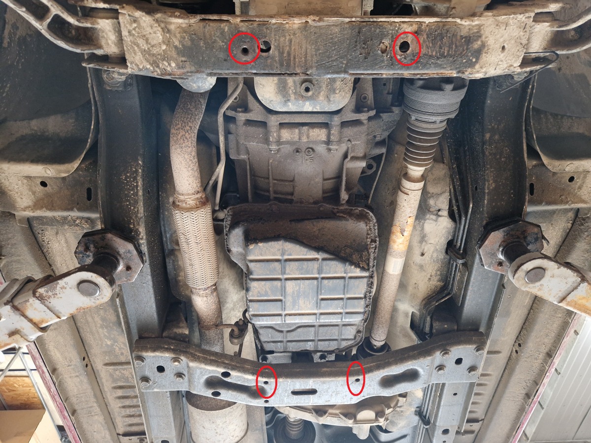 Protection inférieure de boîte de vitesses en acier | Jeep Cherokee - KJ (2001-2008) - 4