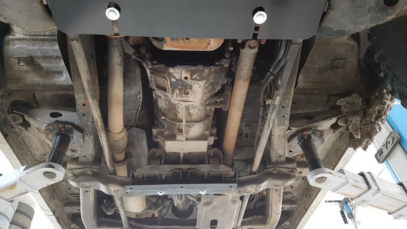 Skid plate Steel Gearbox | Mitsubishi Pajero 3 (V60, V70) (1999-2007) - 5