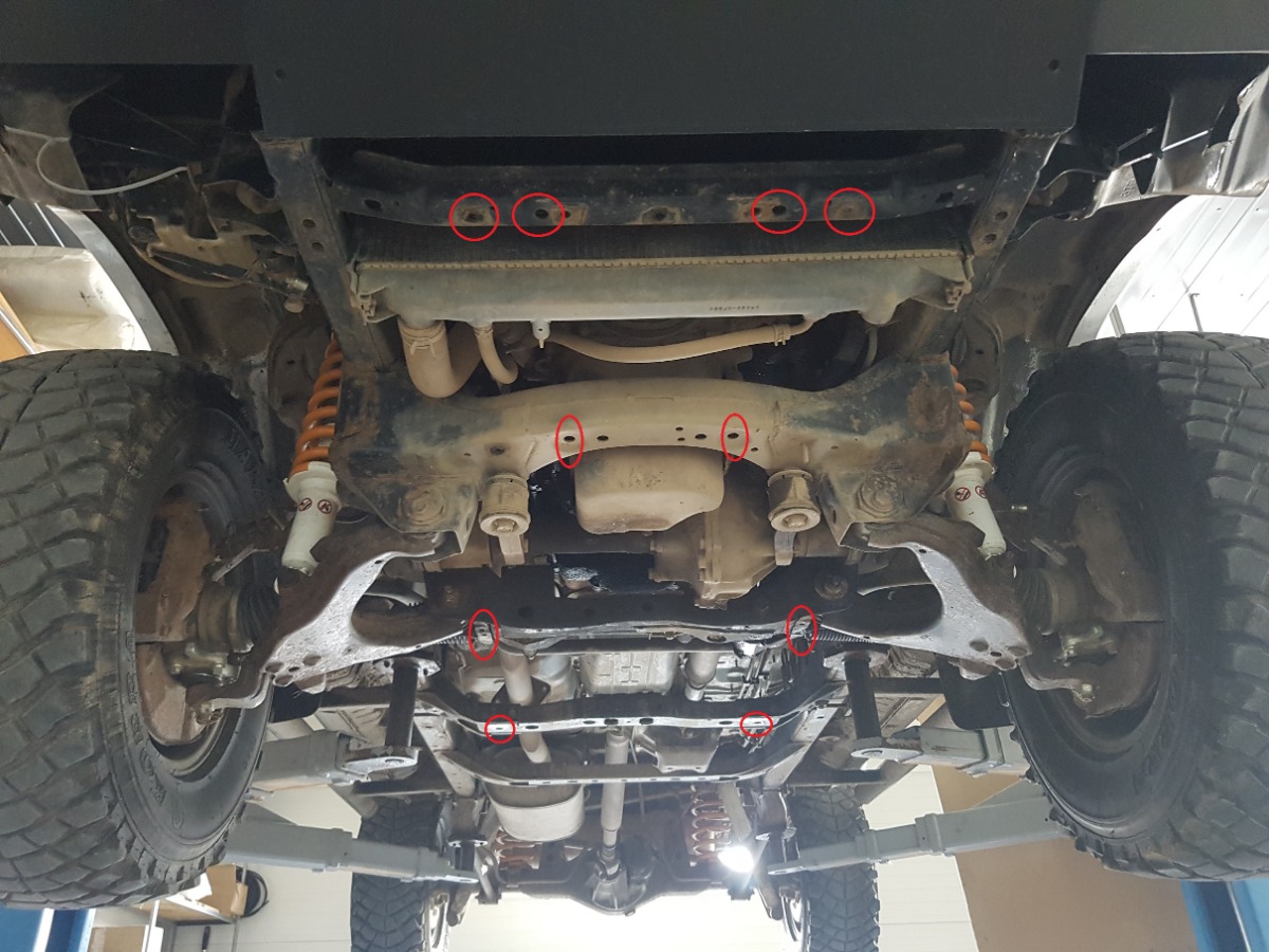 Skid plate Steel Gearbox | Toyota Land Cruiser J90 (1995-2002) - 4