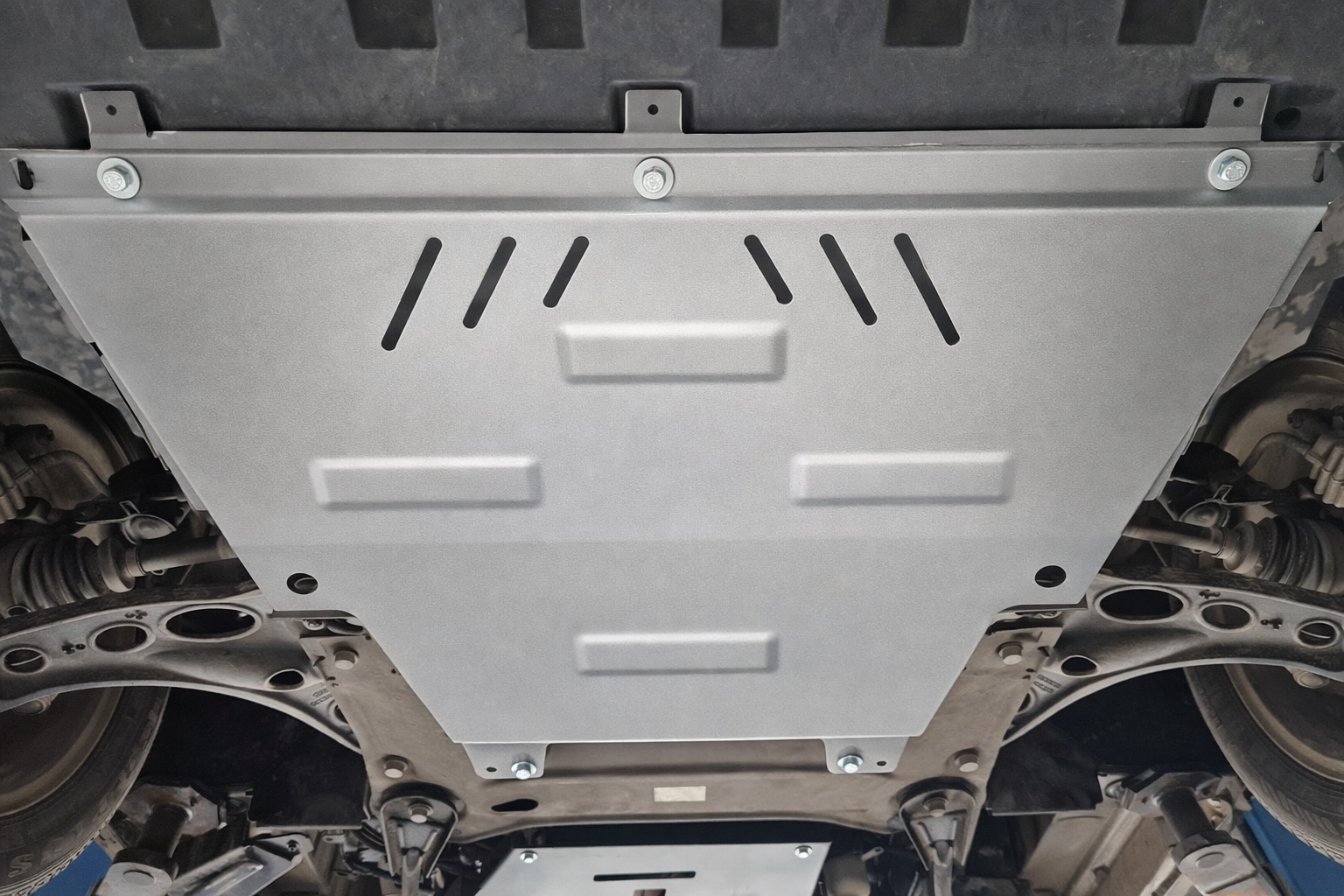 Hasplåt Aluminium Motor+ | Nissan NV300 (2022-2026) - 11