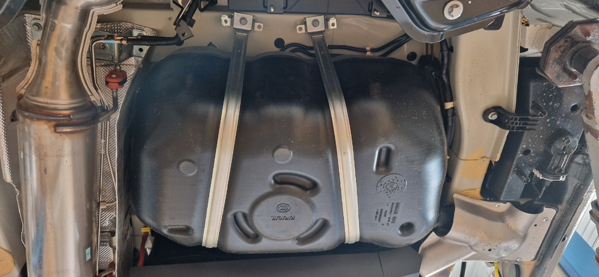 Skid plate Steel Fuel tank | Iveco eSuper Jolly (2025-2026) - 4