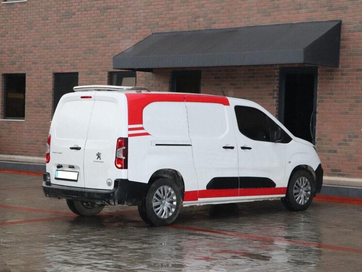 Takbøyle Bak [Svart] - Peugeot Partner 2019-