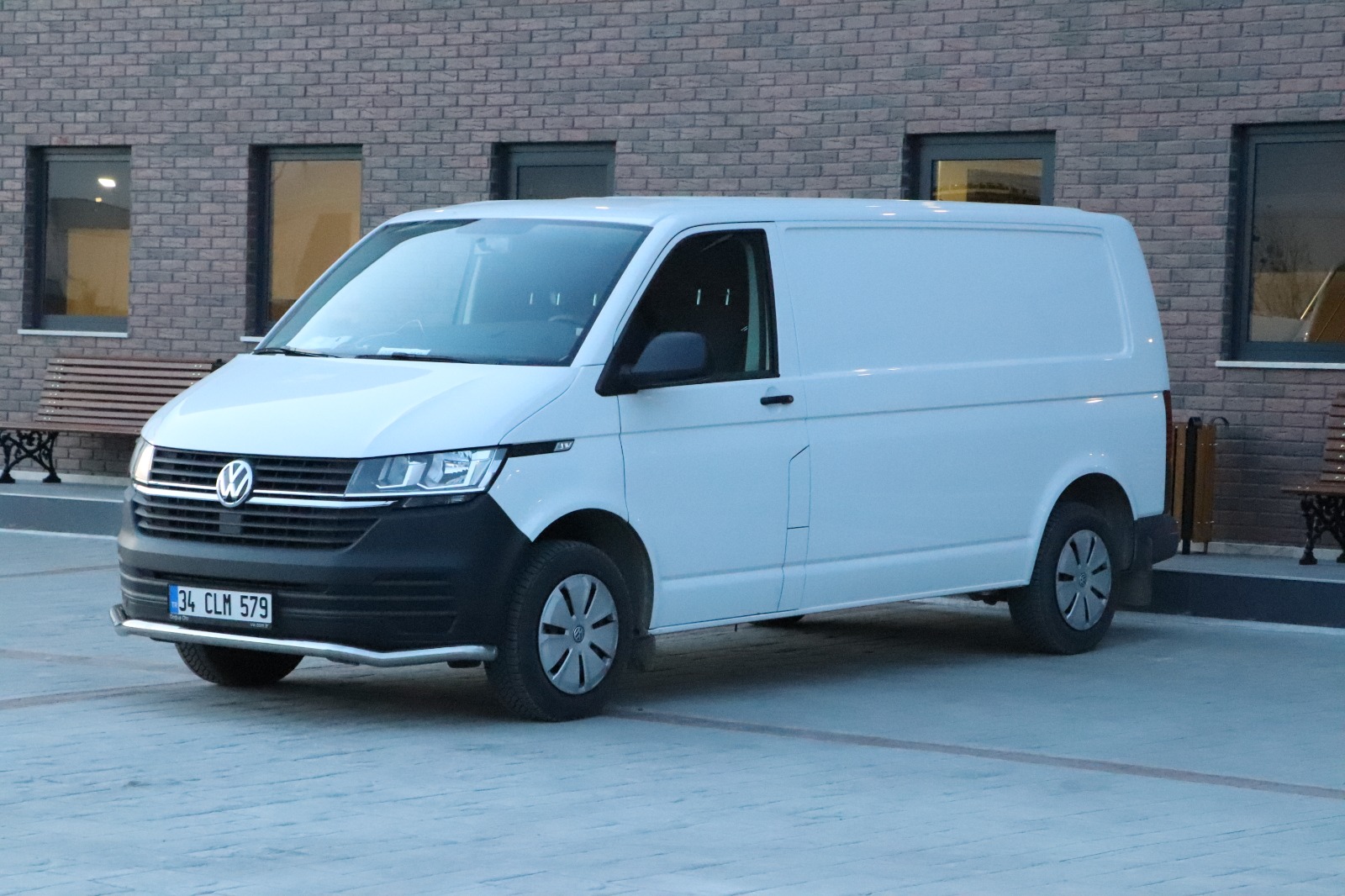 LOWBAR Valorauta - VW T6.1 2020- - 2