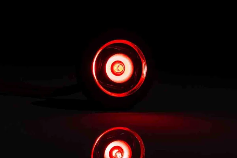 LED Kompakt innfelt posisjonslys rødt 12-24V - 3