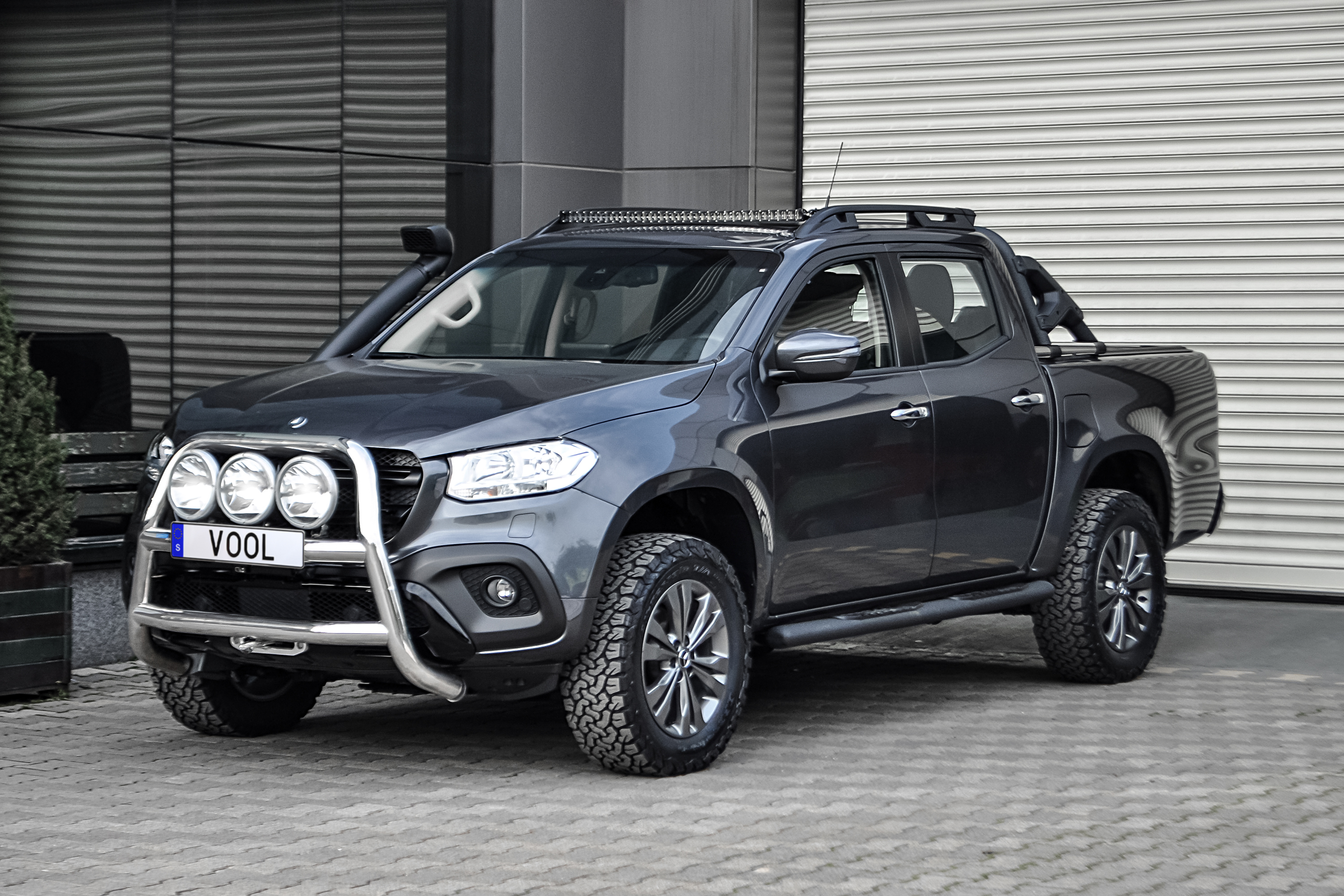 LARGE 76MM Bullbar - Mercedes X 2018- - 2