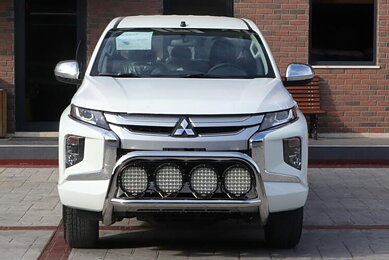 LARGE QUADRO 76MM Bullbar - Mitsubishi L200 2020-