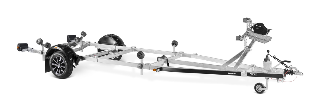 Brenderup Båttrailer Bromsad 18 fot X-line 1000 kg