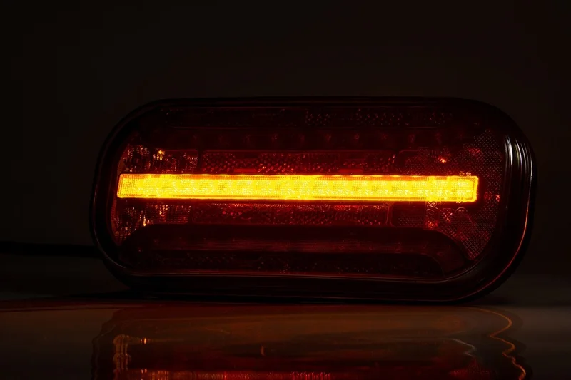 LED Bakljus med dynamisk blinkers och backljus 12-24V - 5