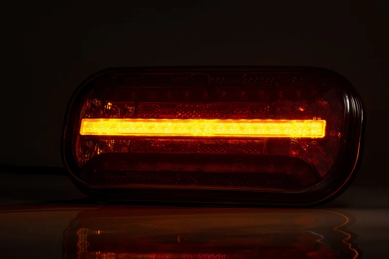 LED Rear light with dynamic turn signal & license plate light 12-24v 5-PIN - 5