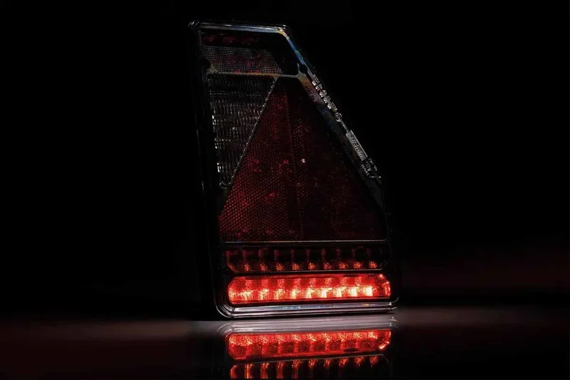 Rechts LED Achter lamp triangle 12v 6-function 1m. kabel - 5