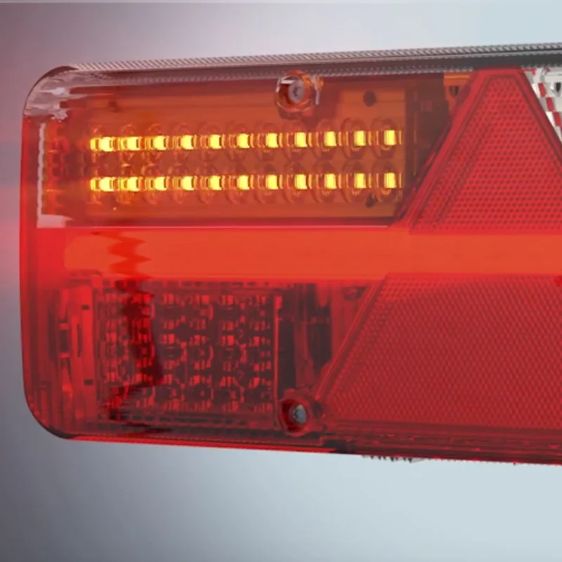 Vennligst oversett til norsk: Venstre LED blinkerspanel Kingpoint-lampe. - 3