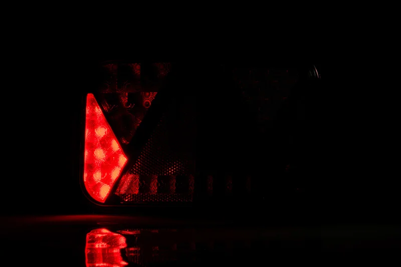 Right LED Rear light with integrated canbus solution & reversing light & license plate light 12v 5-PIN - 8
