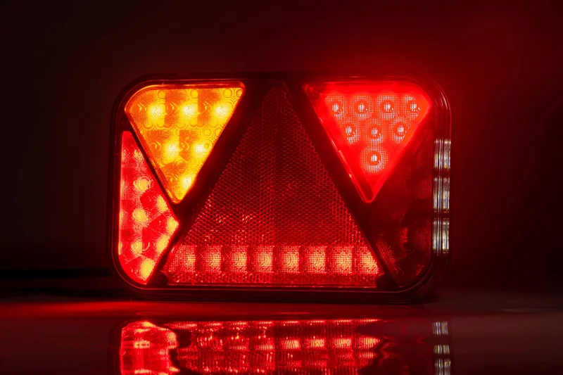 Vänster LED Bakljus med integrerad Canbus-lösning och dimljus 12V 5-PIN - 5